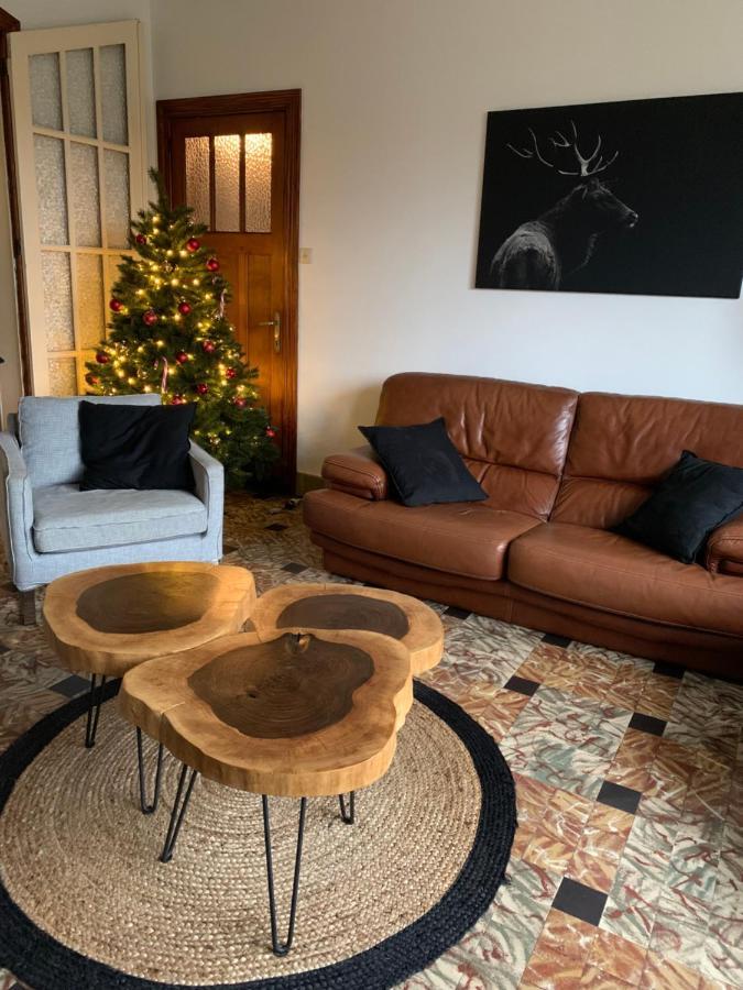 Gezellige villa met open haard en zonnige tuin. Doische Buitenkant foto
