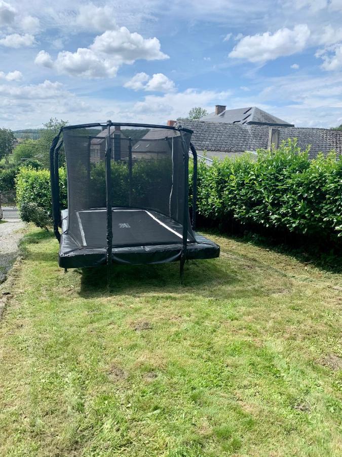 Gezellige villa met open haard en zonnige tuin. Doische Buitenkant foto