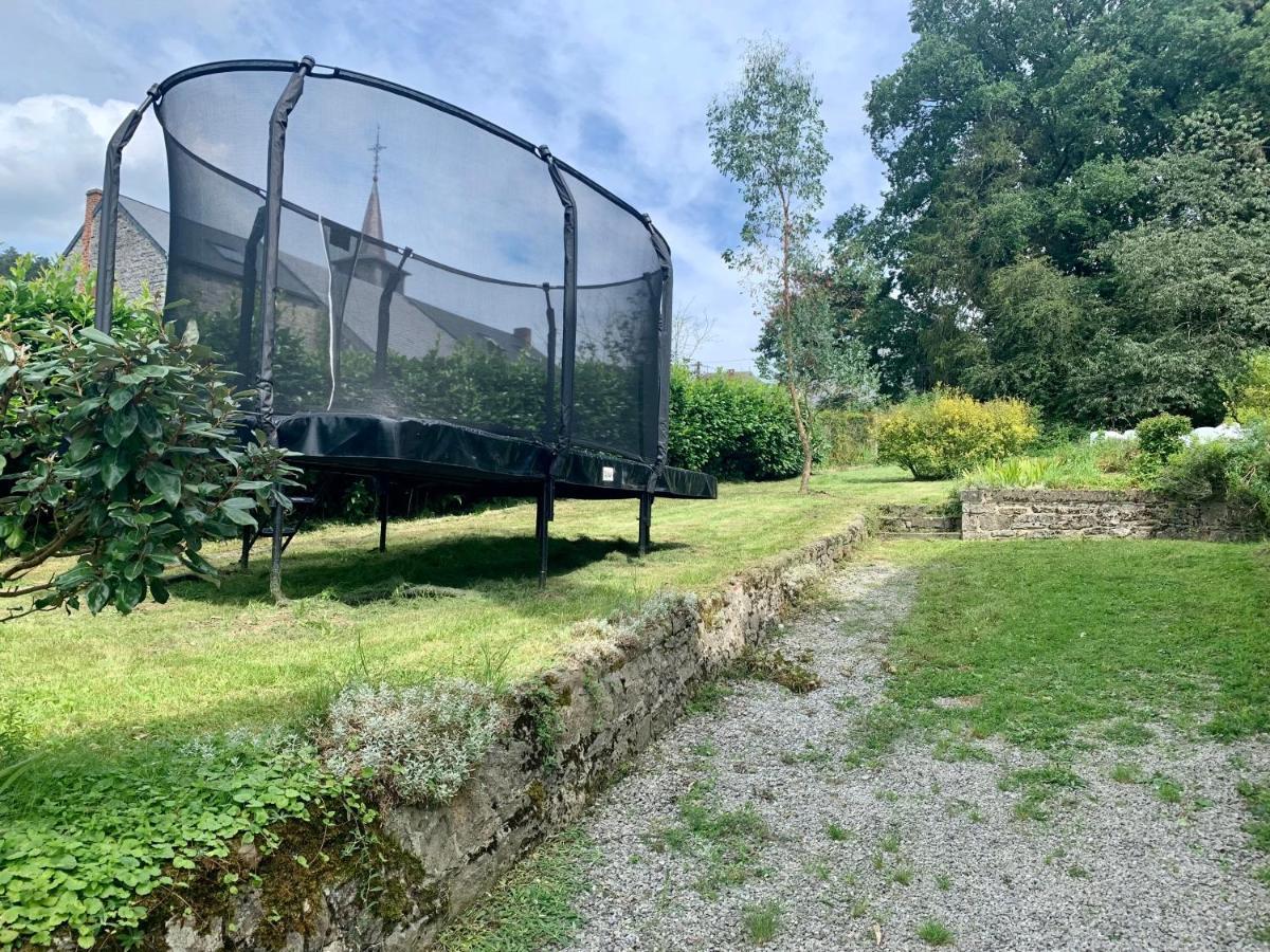 Gezellige villa met open haard en zonnige tuin. Doische Buitenkant foto