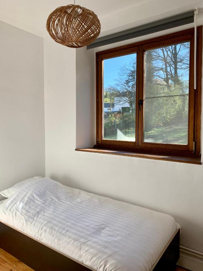 Gezellige villa met open haard en zonnige tuin. Doische Buitenkant foto