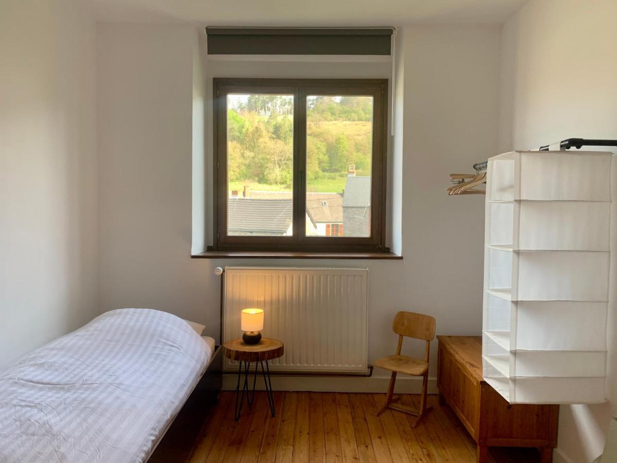Gezellige villa met open haard en zonnige tuin. Doische Buitenkant foto