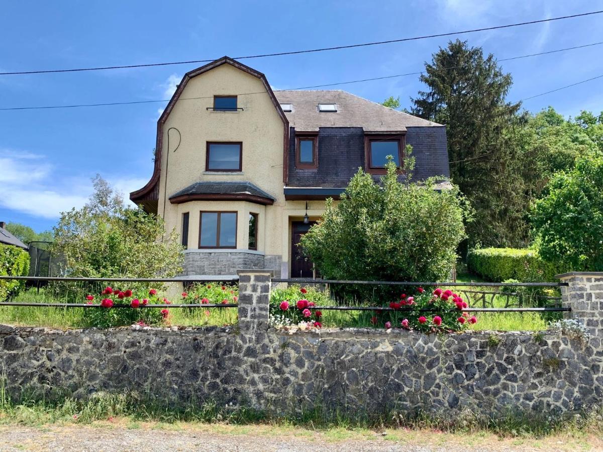 Gezellige villa met open haard en zonnige tuin. Doische Buitenkant foto