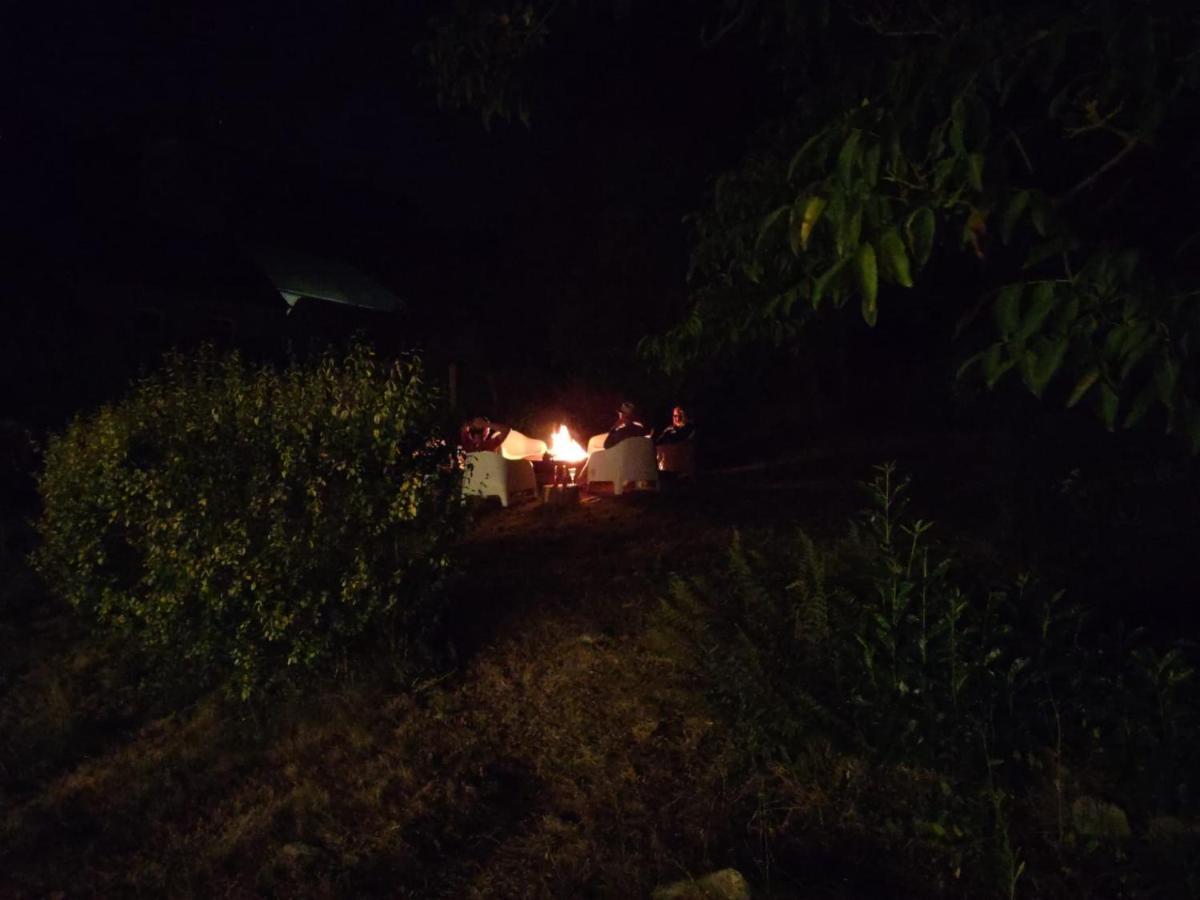 Gezellige villa met open haard en zonnige tuin. Doische Buitenkant foto
