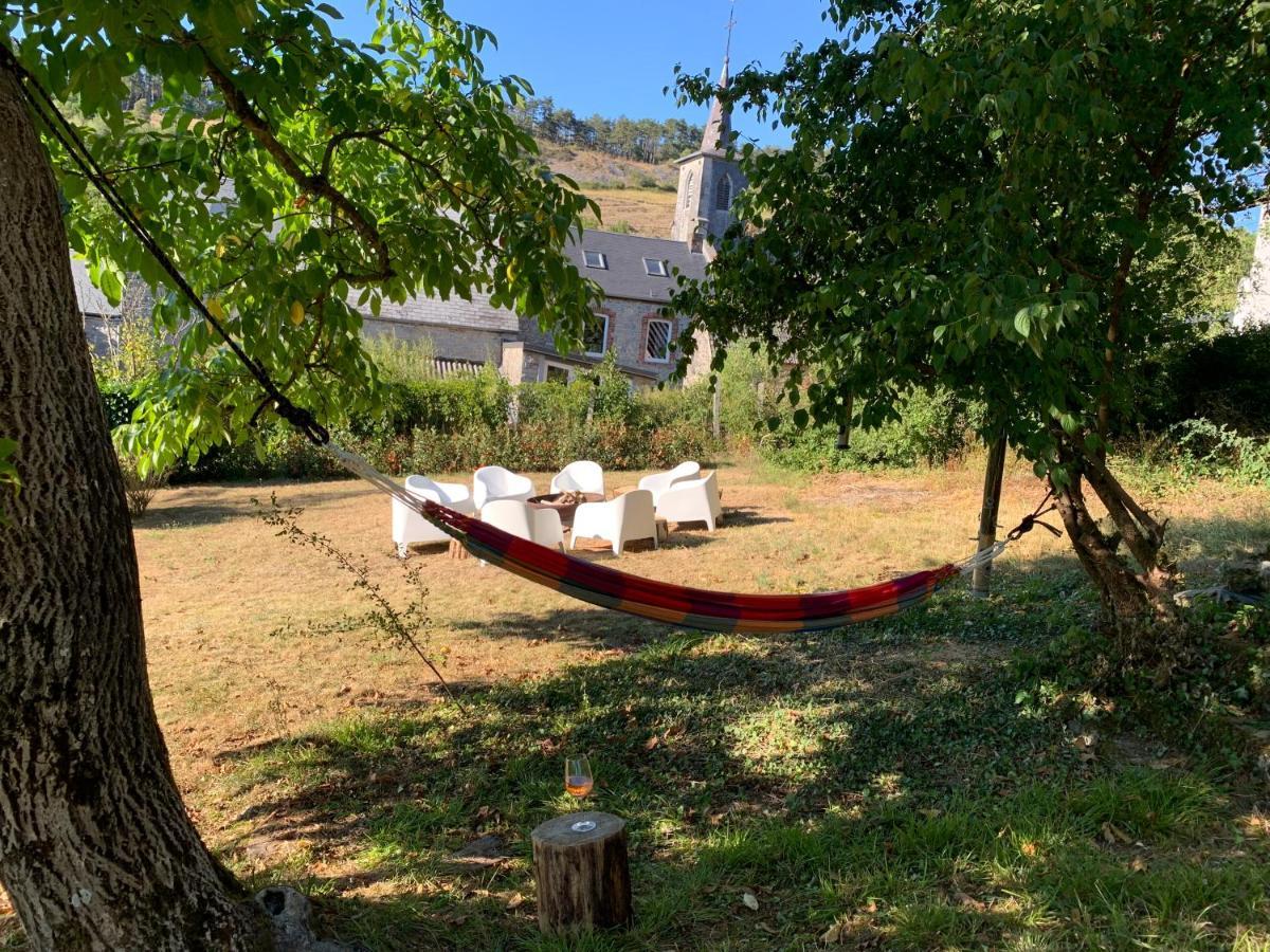 Gezellige villa met open haard en zonnige tuin. Doische Buitenkant foto